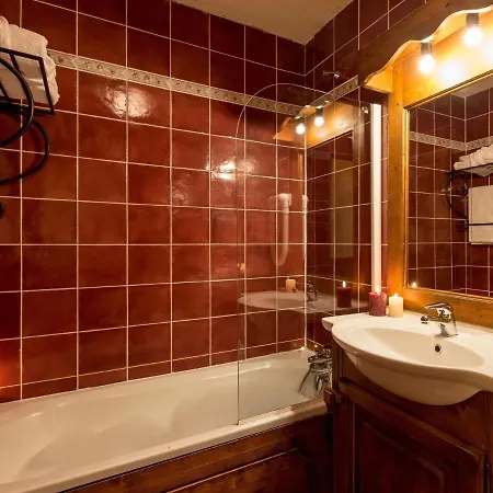 Apartment With Fireplace And Wi-fi In Arc 2000 Les Arcs (Savoie)