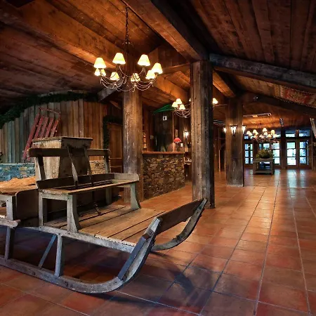 With Fireplace And Wi-fi In Arc 2000